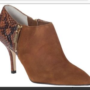Micheal Kors Bootie 3 in Heel! Perfect for fall🍁